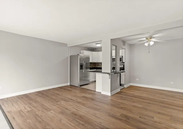 Photo 4 of Condo for sale at 924 S Lake Ct #105, Westmont, IL 60559 | MLS# 12756597 | Listing updated on 2026-09-16
