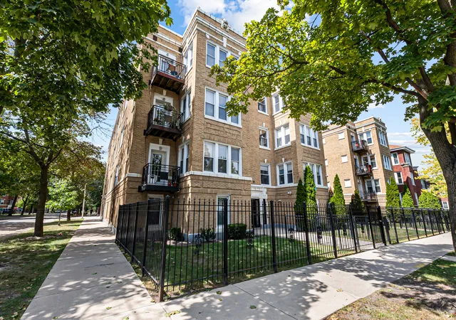 Condo for sale at 4902 N Drake Ave #3, Chicago, IL 60625 | MLS# 12756602 | Listing updated on 2026-09-24