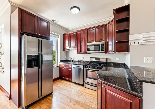 Photo 4 of Condo for sale at 4902 N Drake Ave #3, Chicago, IL 60625 | MLS# 12756602 | Listing updated on 2026-09-24