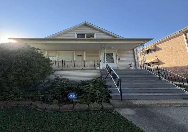 Photo 1 of Single family home for sale at 5452 N Luna Ave, Chicago, IL 60630 | MLS# 12756606 | Listing updated on 2026-10-21