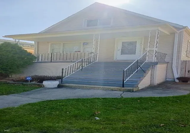 Photo 2 of Single family home for sale at 5452 N Luna Ave, Chicago, IL 60630 | MLS# 12756606 | Listing updated on 2026-10-21