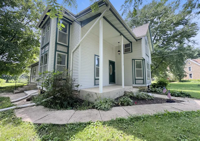 Photo 2 of Single family home for sale at 1123a Inlet Rd, Amboy, IL 61310 | MLS# 12756619 | Listing updated on 2026-09-25