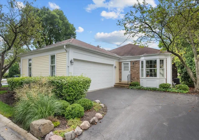 Photo 1 of Single family home for sale at 12 The Ct Of Lagoon View, Northbrook, IL 60062 | MLS# 12756627 | Listing updated on 2026-10-07