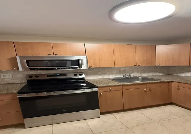 Photo 3 of Condo for sale at 1850 N Clark St #810, Chicago, IL 60614 | MLS# 12756637 | Listing updated on 2026-09-28