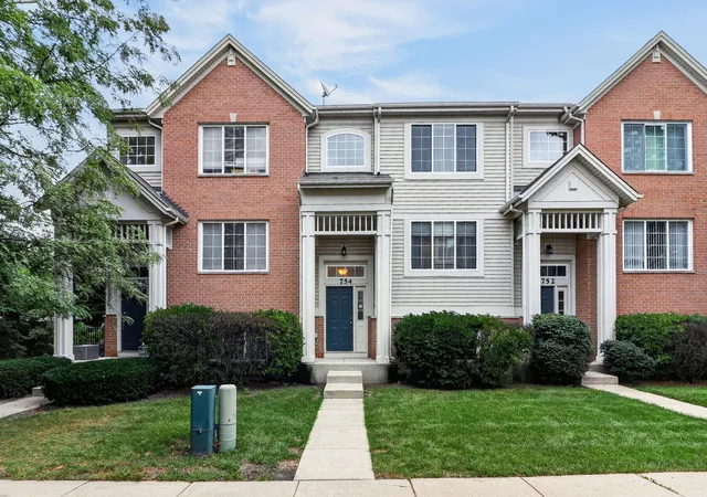 Photo 1 of Townhouse for sale at 754 Hanbury Dr #754, Des Plaines, IL 60016 | MLS# 12756657 | Listing updated on 2026-09-18