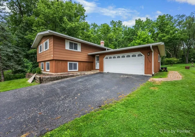 Photo 3 of Single family home for sale at 6n365 Essex Ave, St. Charles, IL 60174 | MLS# 12756664 | Listing updated on 2026-09-23