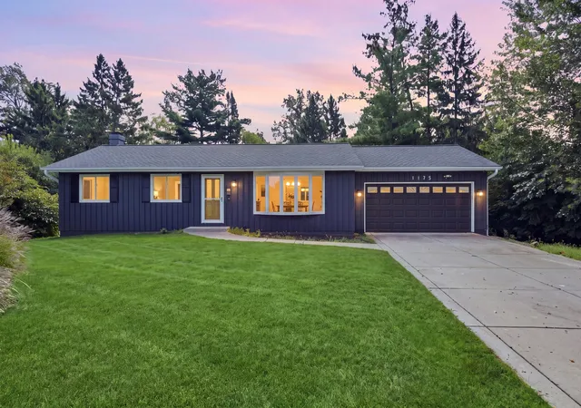 Photo 1 of Single family home for sale at 1175 Royal Blvd, Elgin, IL 60123 | MLS# 12756669 | Listing updated on 2026-09-17