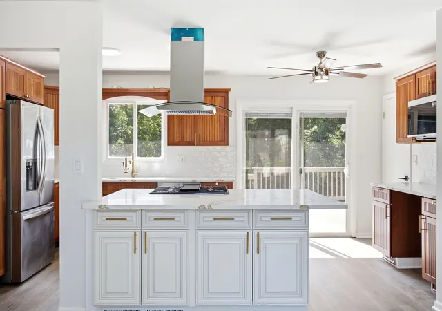 Photo 3 of Single family home for sale at 1175 Royal Blvd, Elgin, IL 60123 | MLS# 12756669 | Listing updated on 2026-09-17