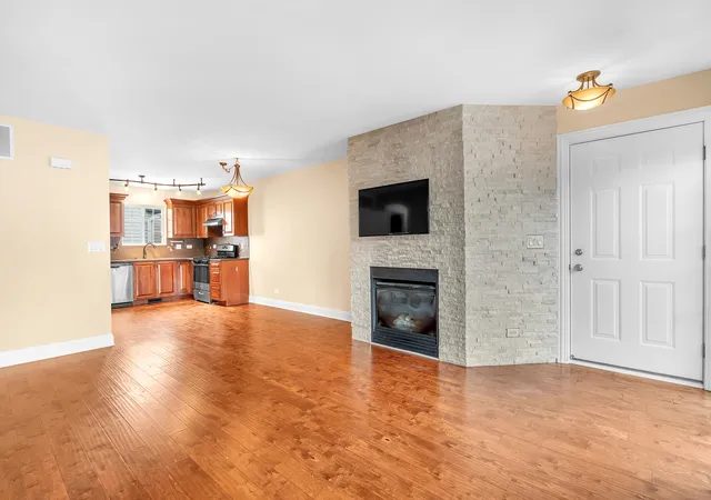 Photo 4 of Condo for sale at 354 Ogden Fls Blvd #354, Oswego, IL 60543 | MLS# 12756680 | Listing updated on 2026-10-04