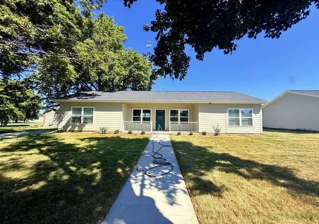 Photo 1 of Single family home for sale at 304 Elm St, Mclean, IL 61754 | MLS# 12756694 | Listing updated on 2026-09-13
