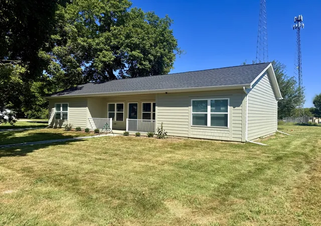 Photo 2 of Single family home for sale at 304 Elm St, Mclean, IL 61754 | MLS# 12756694 | Listing updated on 2026-09-18