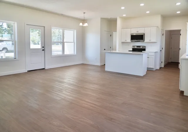 Photo 4 of Single family home for sale at 304 Elm St, Mclean, IL 61754 | MLS# 12756694 | Listing updated on 2026-09-13
