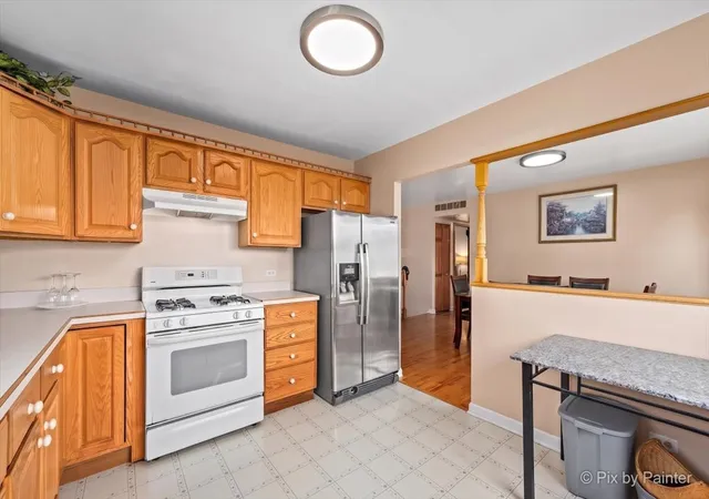 Photo 4 of Single family home for sale at 401 Longford Dr, Elgin, IL 60120 | MLS# 12756708 | Listing updated on 2026-09-16