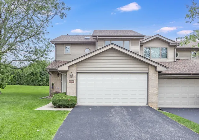 Townhouse for sale at 16647 Grants Trl, Orland Park, IL 60467 | MLS# 12756718