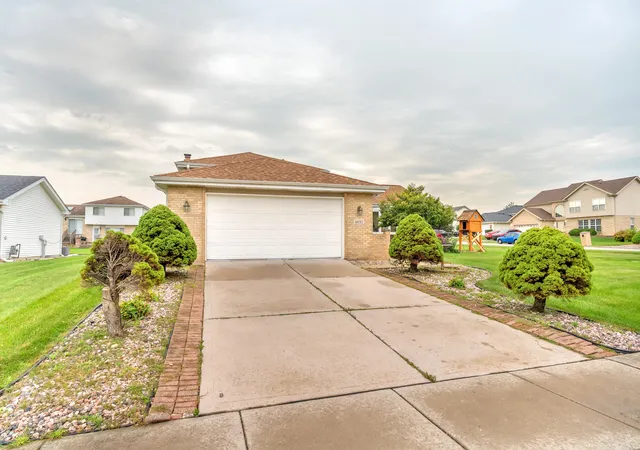 Photo 3 of Single family home for sale at 6035 Kathryn Ln, Matteson, IL 60443 | MLS# 12756721 | Listing updated on 2026-09-17