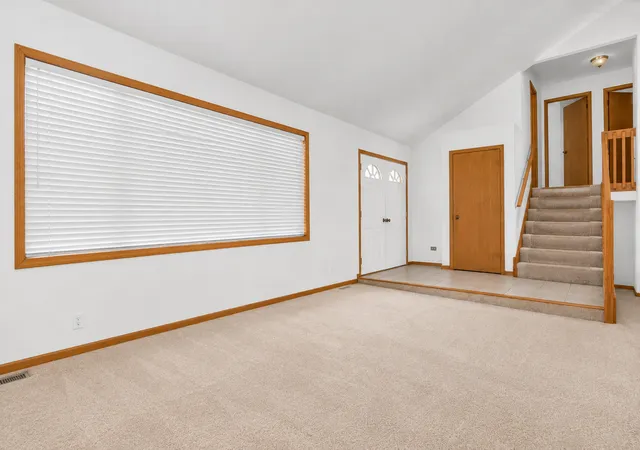 Photo 4 of Single family home for sale at 6035 Kathryn Ln, Matteson, IL 60443 | MLS# 12756721 | Listing updated on 2026-09-17