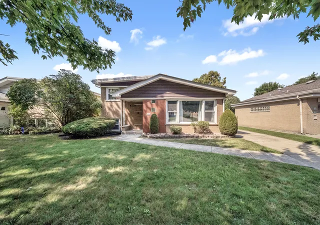 Photo 1 of Single family home for sale at 10536 S Kostner Ave, Oak Lawn, IL 60453 | MLS# 12756729 | Listing updated on 2026-09-14