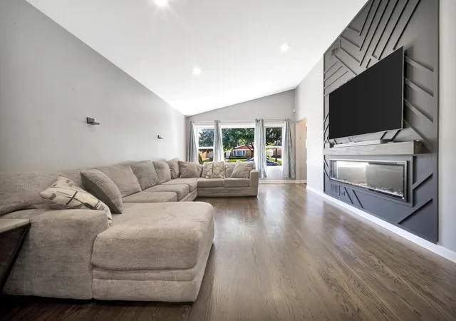 Photo 2 of Single family home for sale at 10536 S Kostner Ave, Oak Lawn, IL 60453 | MLS# 12756729 | Listing updated on 2026-09-14