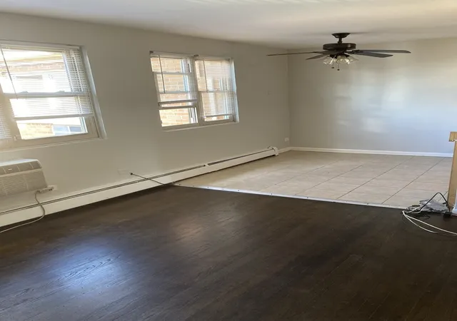 Photo 2 of Condo for sale at 2420 W Berwyn Ave #304, Chicago, IL 60625 | MLS# 12756734 | Listing updated on 2026-09-14