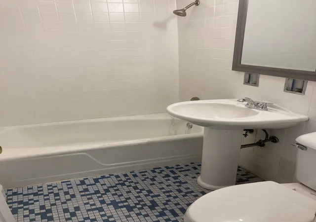 Photo 9 of Condo for sale at 2420 W Berwyn Ave #304, Chicago, IL 60625 | MLS# 12756734 | Listing updated on 2026-09-14