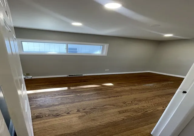 Photo 4 of Single family home for sale at 17210 Hawthorne Dr, East Hazel Crest, IL 60429 | MLS# 12756747 | Listing updated on 2026-10-27