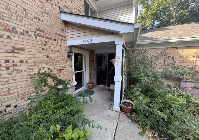 Photo 3 of Condo for sale at 1059 Courtland Dr, Buffalo Grove, IL 60089 | MLS# 12756758 | Listing updated on 2026-09-27