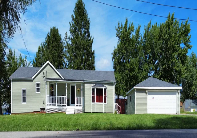 Photo 2 of Single family home for sale at 815 N 7th Street, Carbon Hill, IL 60416 | MLS# 12756766 | Listing updated on 2026-09-14