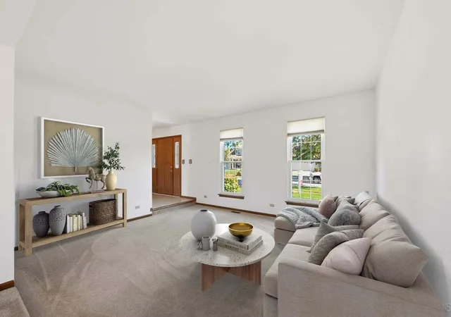 Photo 2 of Single family home for sale at 923 Ridge Trl, Carol Stream, IL 60188 | MLS# 12756769 | Listing updated on 2026-10-07