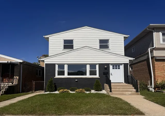 Photo 1 of Single family home for sale at 6218 W Foster Ave, Chicago, IL 60630 | MLS# 12756771 | Listing updated on 2026-09-29