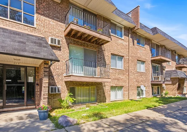 Photo 1 of Condo for sale at 215 S Hale St #6A, Addison, IL 60101 | MLS# 12756773 | Listing updated on 2026-09-14