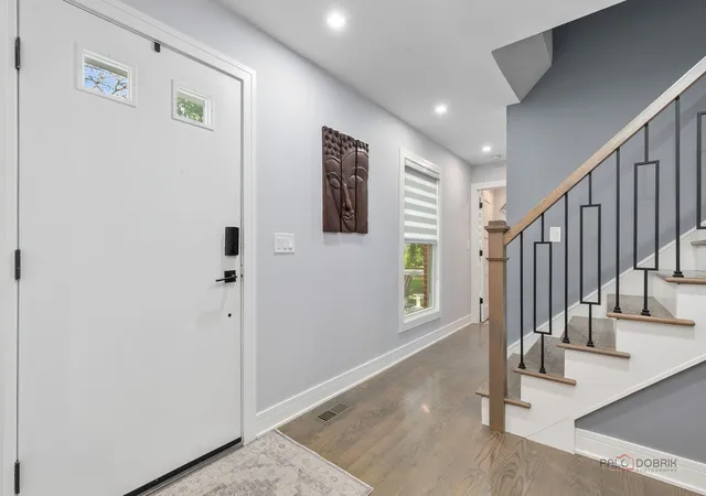 Photo 3 of Single family home for sale at 2759 Royal Dr, Northbrook, IL 60062 | MLS# 12756778 | Listing updated on 2026-10-07