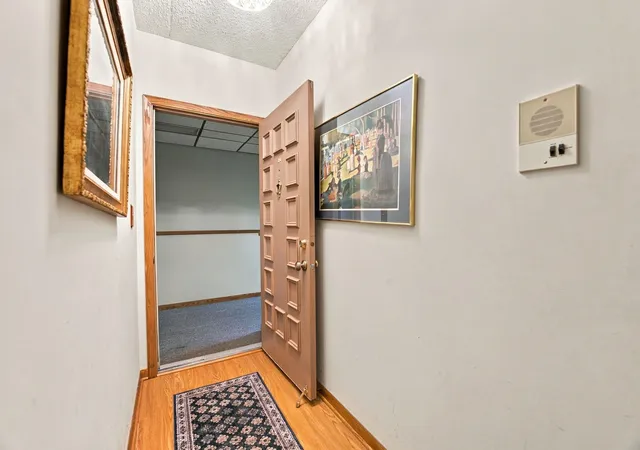 Listing Photo 4 - Condo for sale in building located at 1503 Woodbridge Rd, Joliet, IL 60436 - Unit #2G
