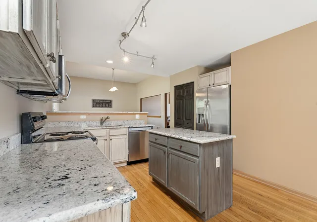 Photo 4 of Single family home for sale at 16427 S Canterbury Way, Lockport, IL 60441 | MLS# 12756796 | Listing updated on 2026-09-23