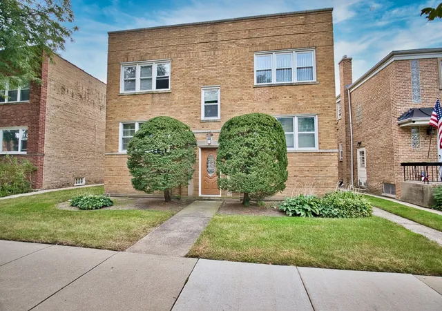 Photo 1 of Condo for sale at 2643 W Farragut Ave #1W, Chicago, IL 60625 | MLS# 12756802 | Listing updated on 2026-09-14