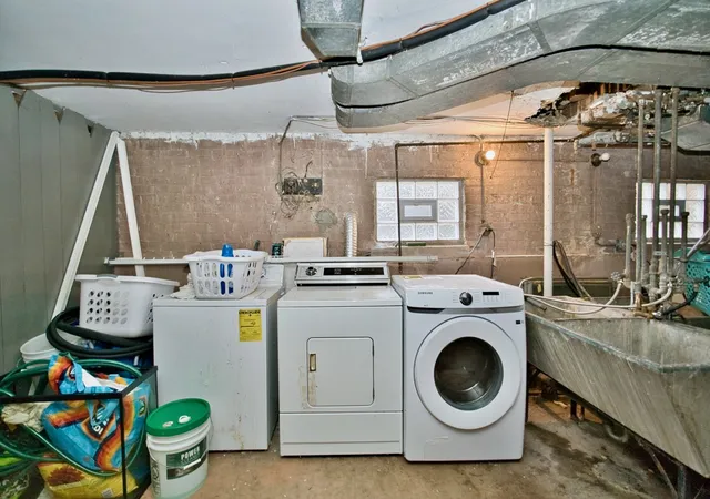 Listing Photo 2 - Condo for sale in building located at 2643 W Farragut Ave, Chicago, IL 60625 - Unit #1W