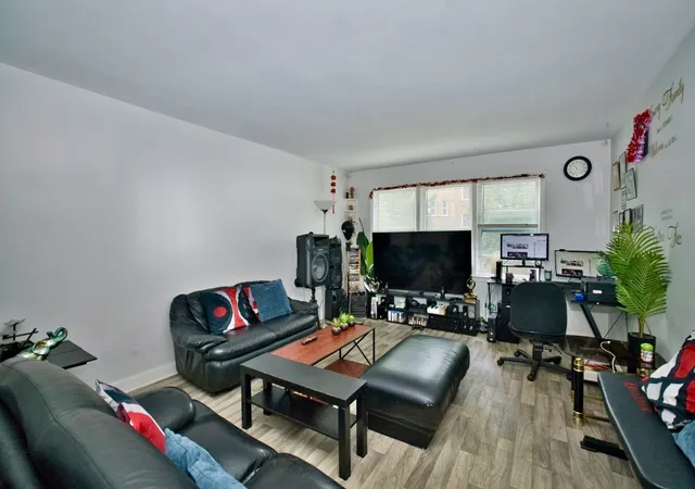 Photo 2 of Condo for sale at 2643 W Farragut Ave #1W, Chicago, IL 60625 | MLS# 12756802 | Listing updated on 2026-09-14