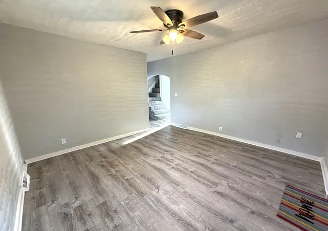 Photo 3 of Single family home for sale at 916 Audrey Ave, Joliet, IL 60436 | MLS# 12756804 | Listing updated on 2026-09-17