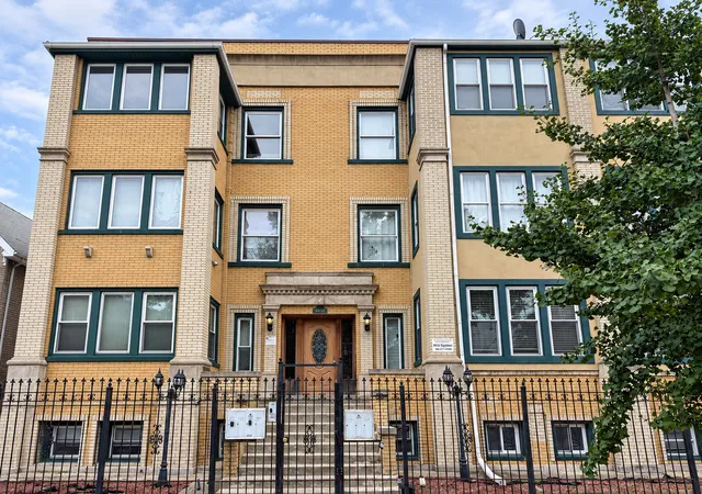 Condo for sale at 4825 S Prairie Ave #4, Chicago, IL 60615 | MLS# 12756805