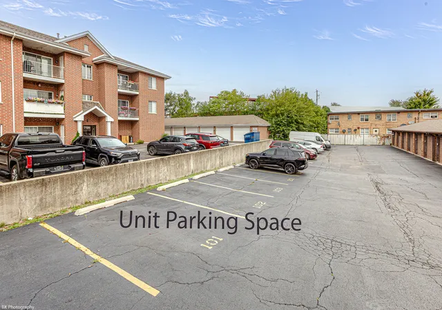 Listing Photo 5 - Condo for sale in building located at 7112 W 108Th St, Worth, IL 60482 - Unit #101
