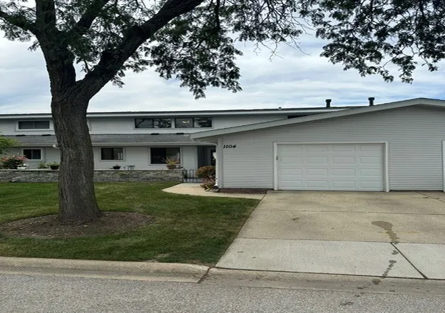 Photo 2 of Townhouse for sale at 1104 Taunton Ct, Schaumburg, IL 60193 | MLS# 12756809 | Listing updated on 2026-09-17