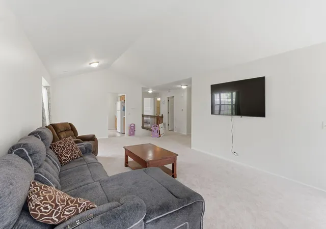 Listing Photo 4 - Condo for sale in building located at 206 Glasgow Ln, Schaumburg, IL 60194 - Unit #B206