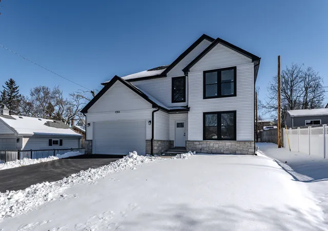 Photo 3 of Single family home for sale at 194 Vance St, Lombard, IL 60148 | MLS# 12756818 | Listing updated on 2026-09-16
