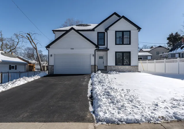 Photo 4 of Single family home for sale at 194 Vance St, Lombard, IL 60148 | MLS# 12756818 | Listing updated on 2026-09-16