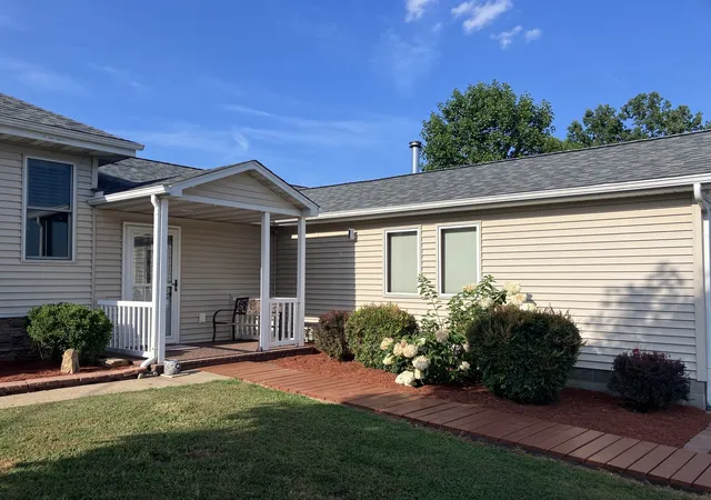 Photo 1 of Single family home for sale at 12268 Saraville Rd, Marion, IL 62959 | MLS# 12756820 | Listing updated on 2026-09-12