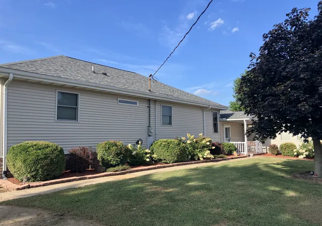 Photo 2 of Single family home for sale at 12268 Saraville Rd, Marion, IL 62959 | MLS# 12756820 | Listing updated on 2026-09-24