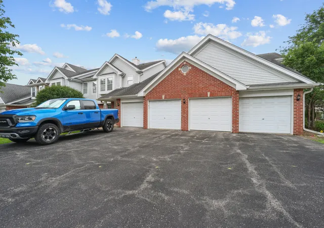 Photo 2 of Condo for sale at 1727 W Hawkes St #8, Arlington Heights, IL 60004 | MLS# 12756828 | Listing updated on 2026-09-19