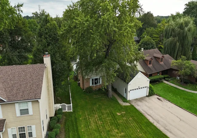 Photo 2 of Single family home for sale at 38025 N Academy Dr, Lake Villa, IL 60046 | MLS# 12756829 | Listing updated on 2026-09-12