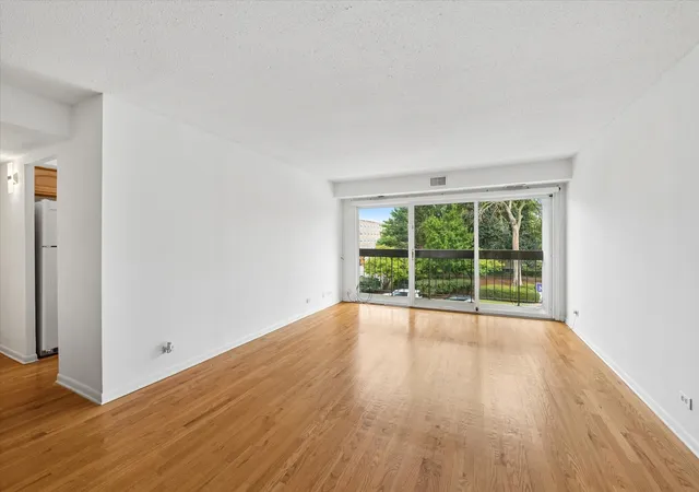 Photo 3 of Condo for sale at 1738 Chicago Ave #302, Evanston, IL 60201 | MLS# 12756831 | Listing updated on 2026-10-08