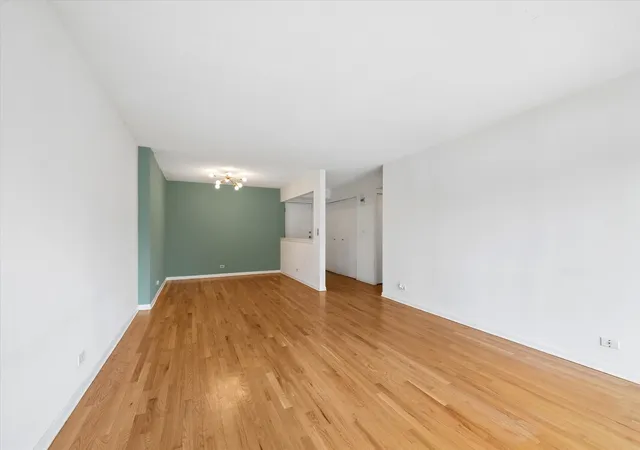 Photo 4 of Condo for sale at 1738 Chicago Ave #302, Evanston, IL 60201 | MLS# 12756831 | Listing updated on 2026-10-08