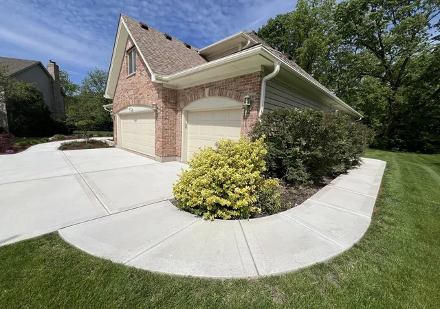 Photo 3 of Single family home for sale at 1500 Flag Day Dr, Batavia, IL 60510 | MLS# 12756841 | Listing updated on 2026-09-16